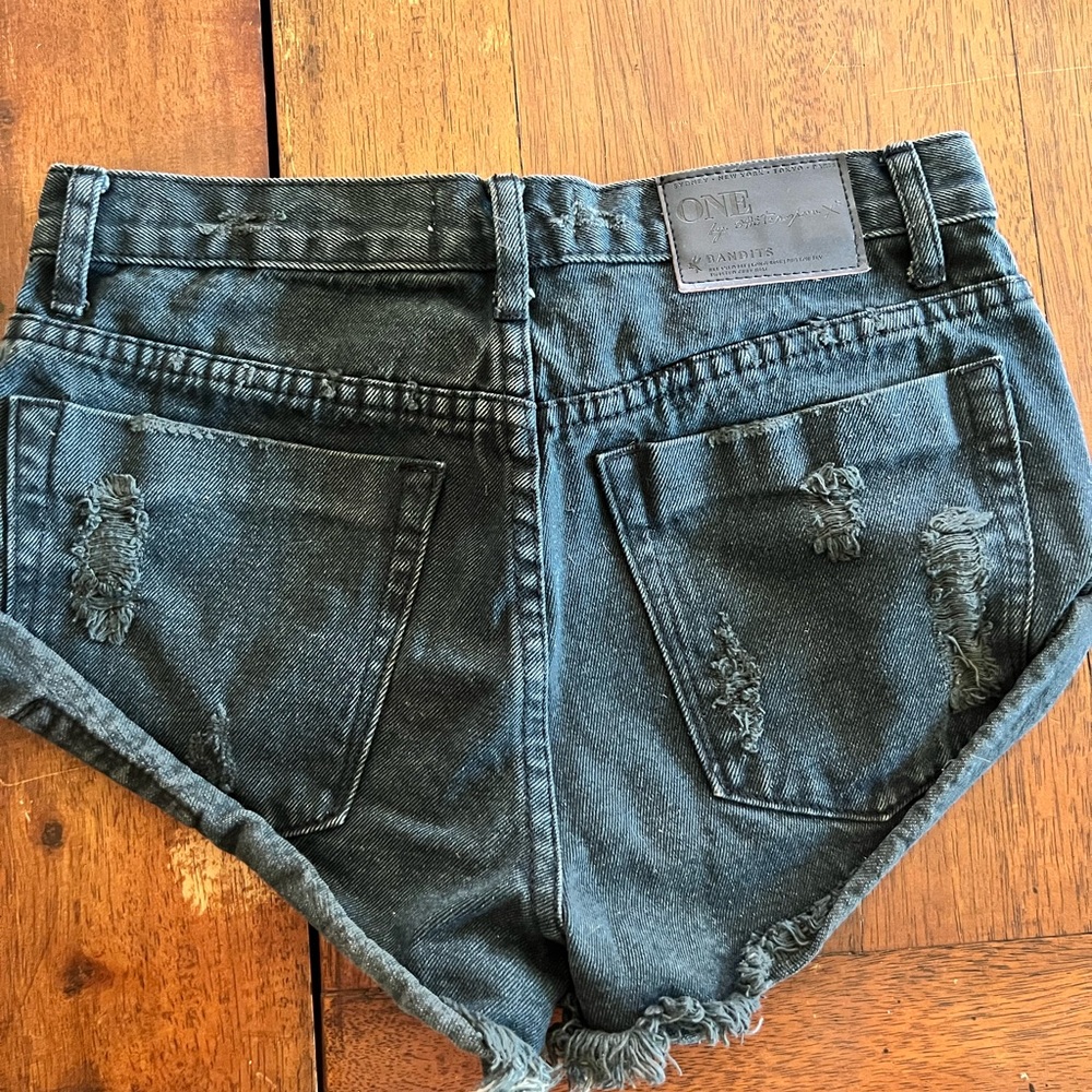 One x teaspoon bandit shorts faded black